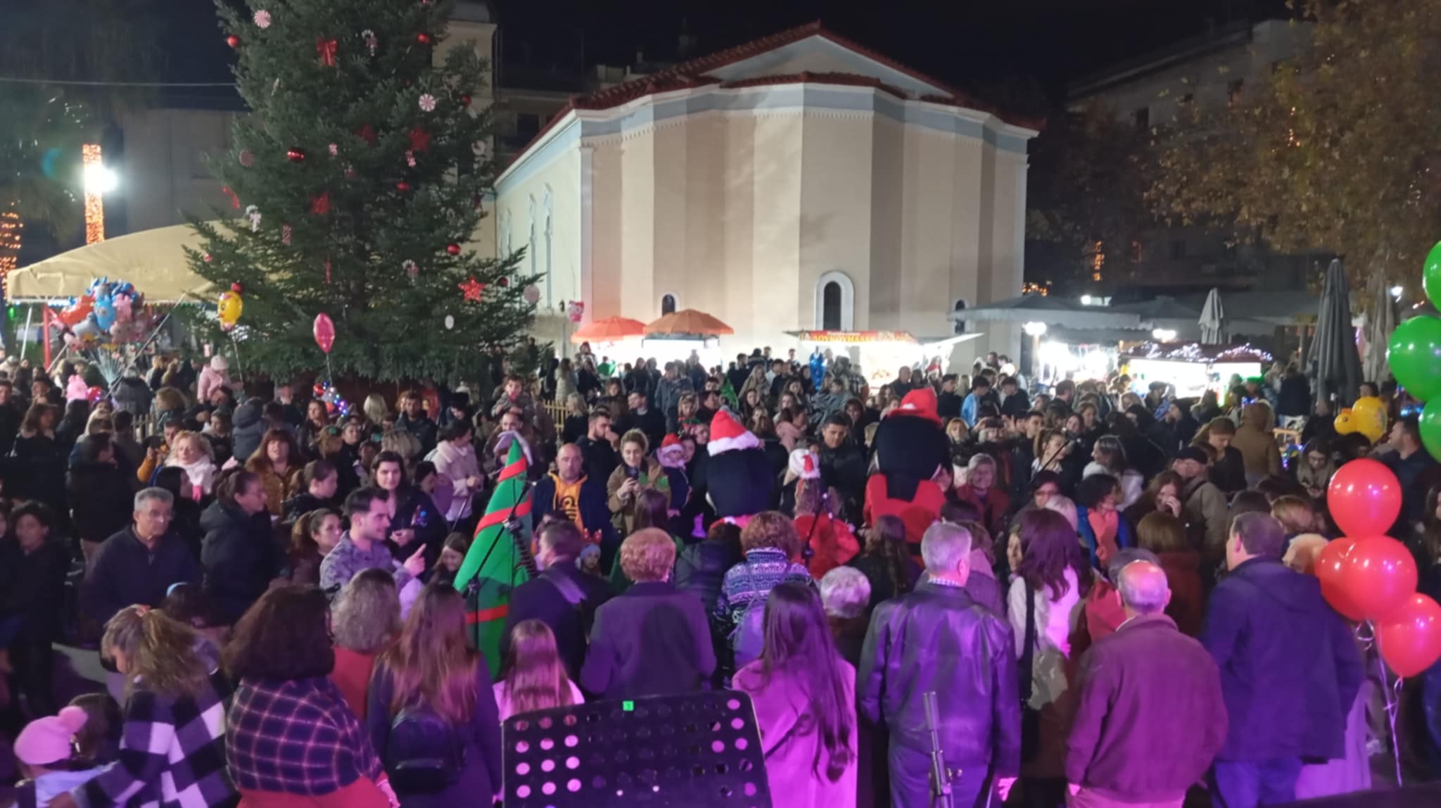 Εντυπωσιακή έναρξη των εορταστικών εκδηλώσεων