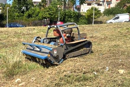 Τηλεχειριζόμενος καταστροφέας με ερπύστριες